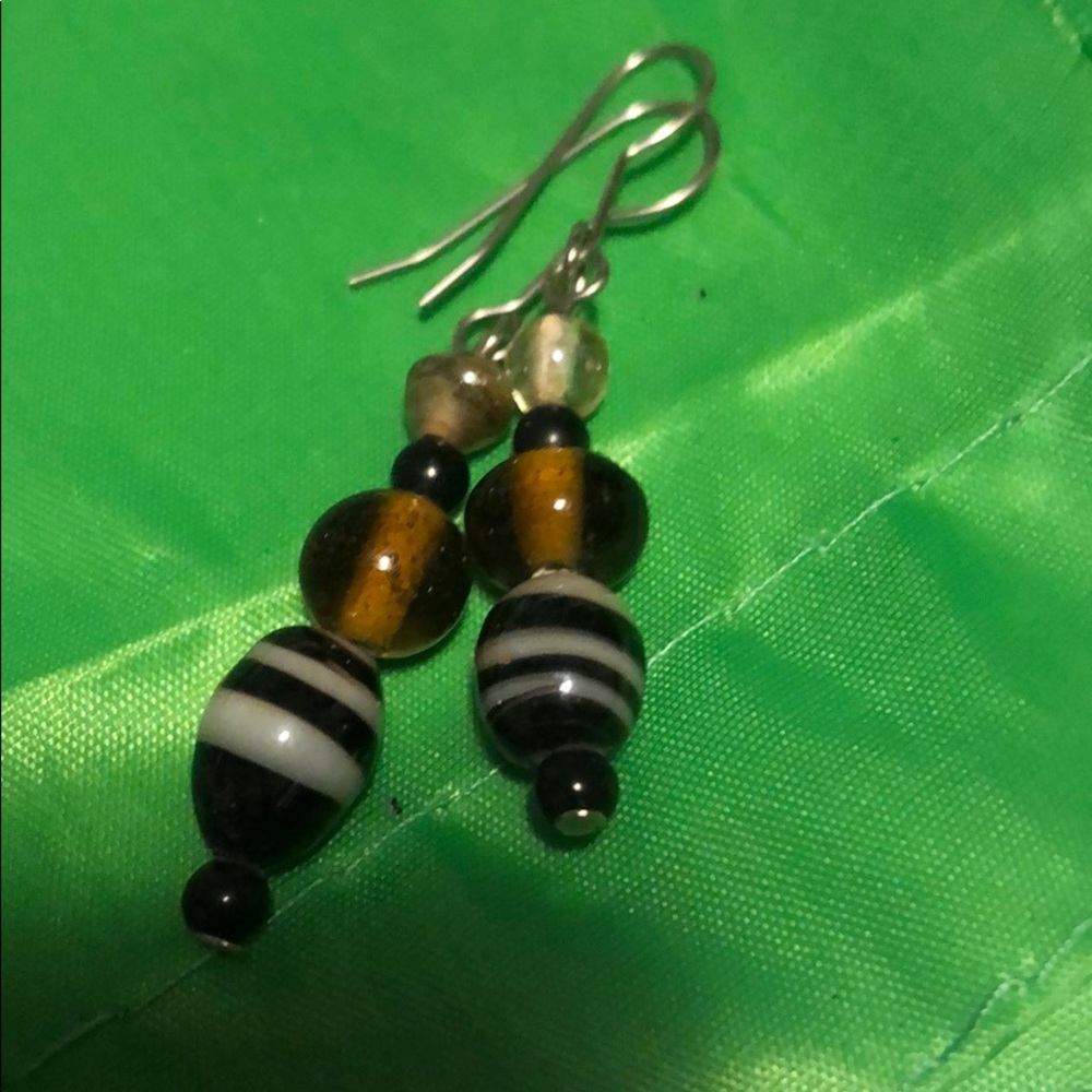 Used earrings 2” - Picture 2 of 6